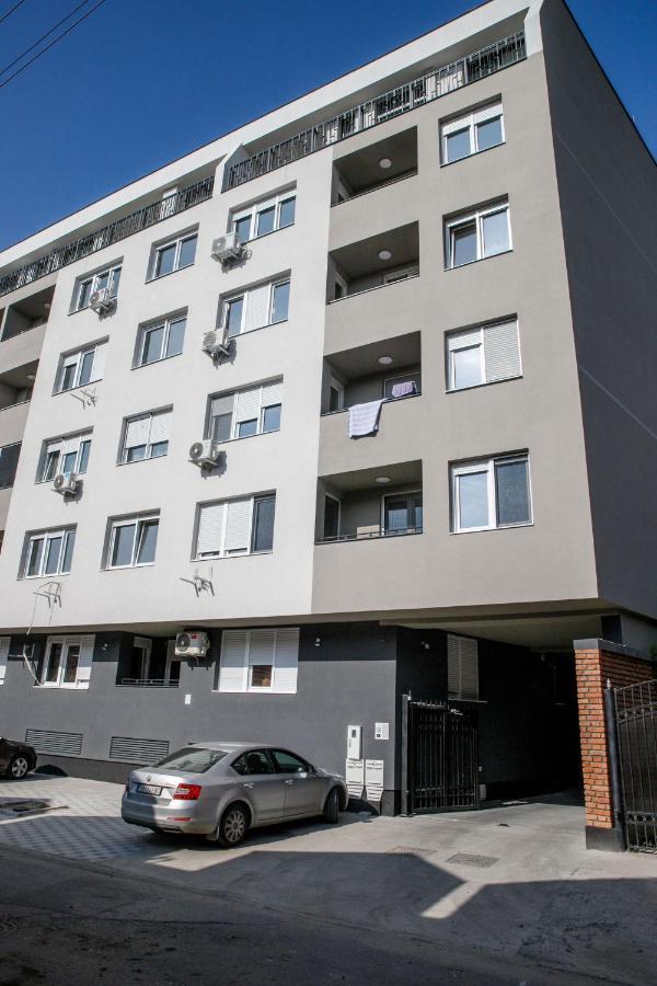 Apartman Mdb Retro Subotica Eksteriør billede