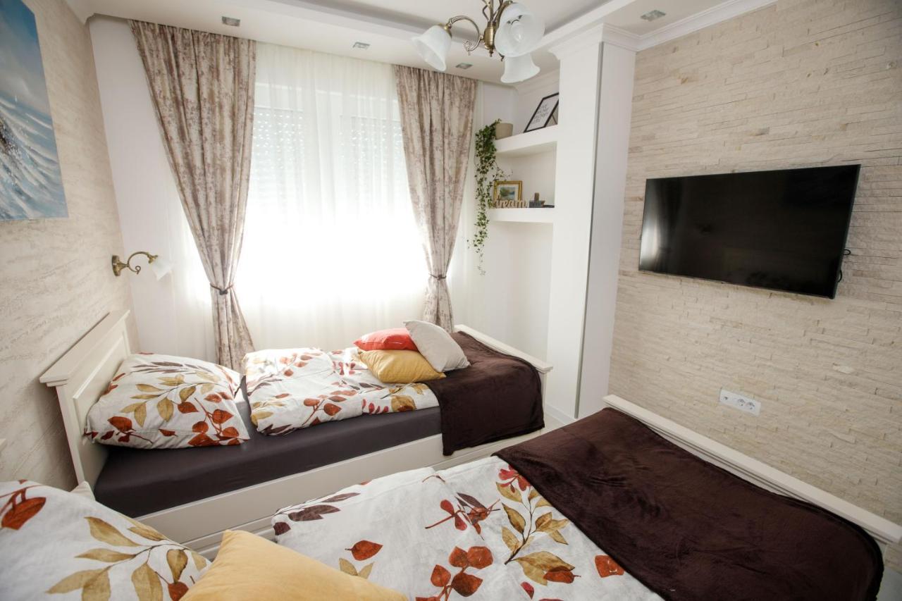 Apartman Mdb Retro Subotica Eksteriør billede